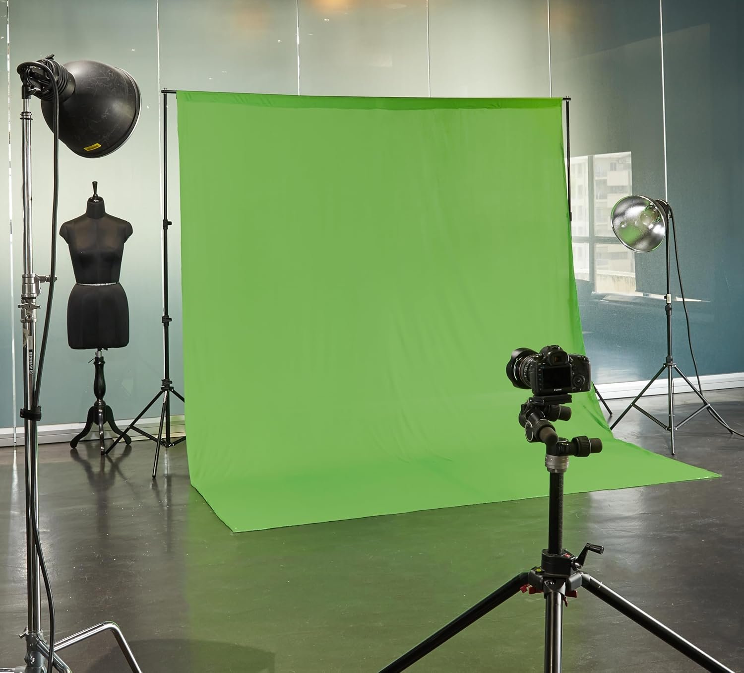 Amazon Basics Studio Background Stand Kit (9×9 ft) - Image 3